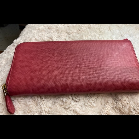 Prada Wallet - Picture 2 of 10